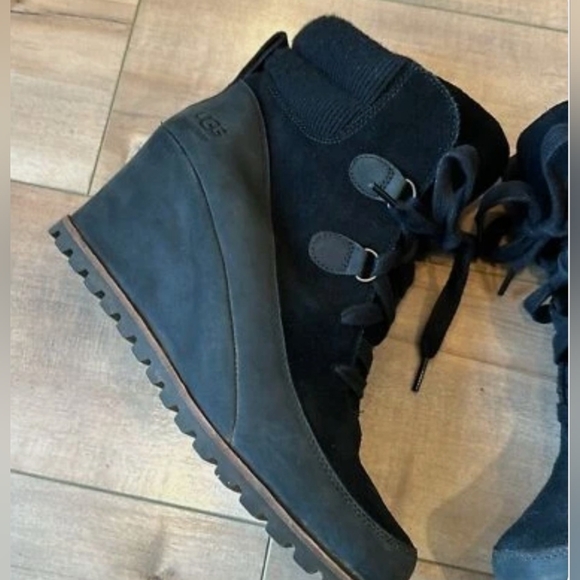 🦋NIB UGG Wedge Boots - Picture 2 of 16